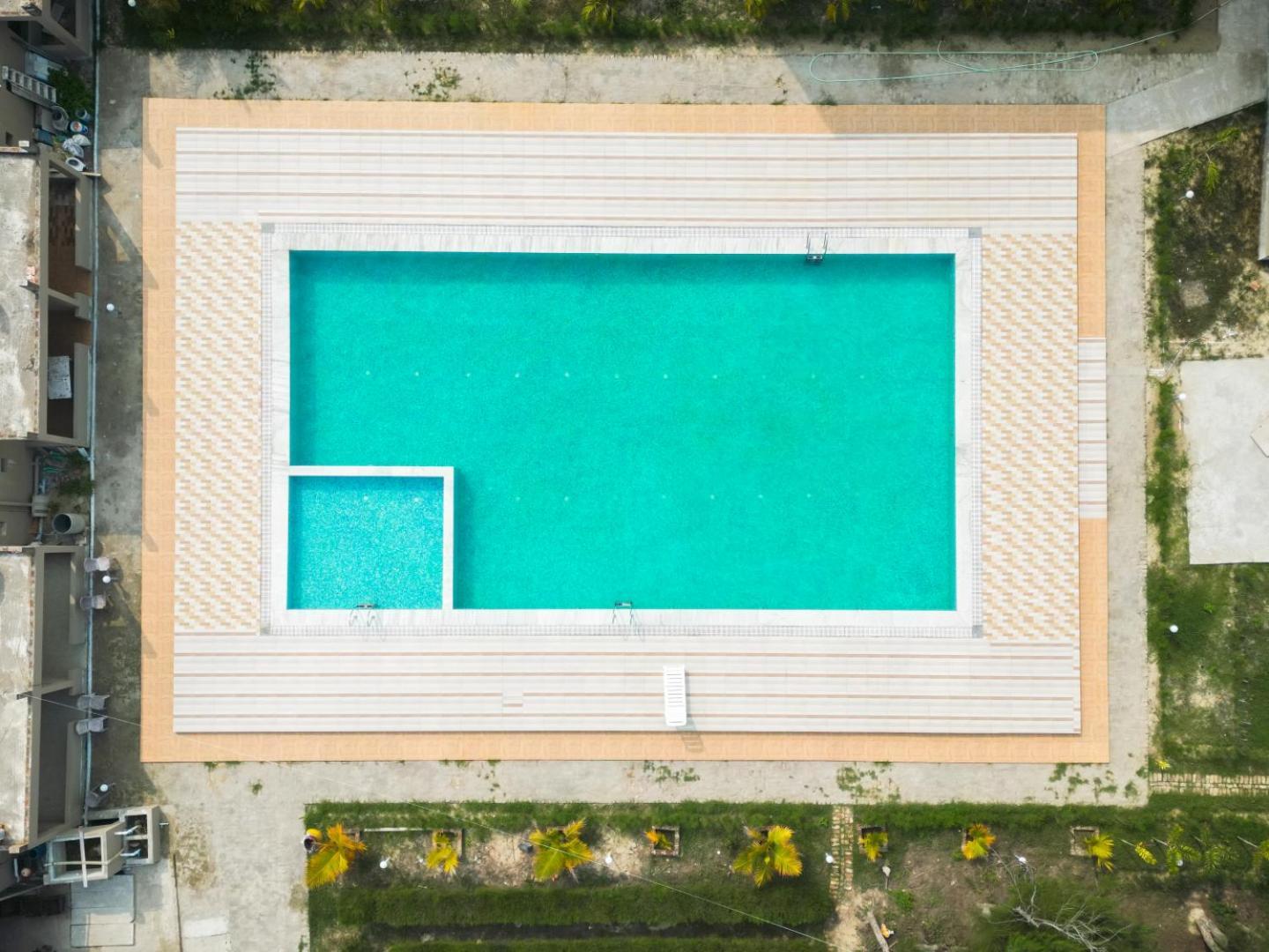Hotel Nilkantha Мандармони Екстериор снимка