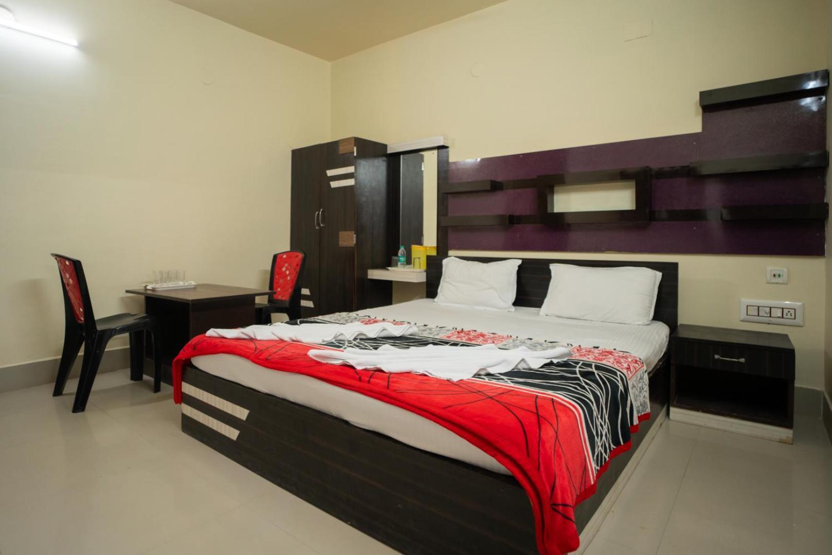 Hotel Nilkantha Мандармони Екстериор снимка