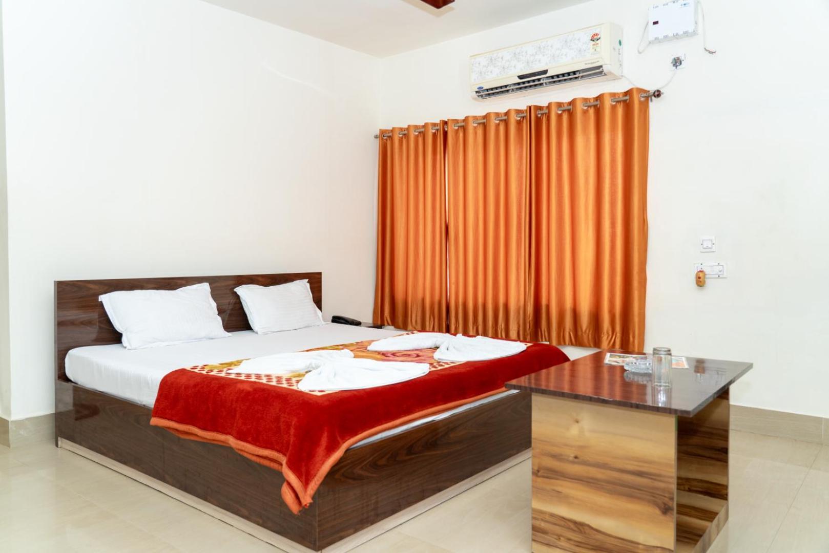 Hotel Nilkantha Мандармони Екстериор снимка