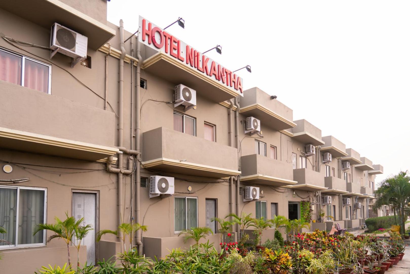Hotel Nilkantha Мандармони Екстериор снимка